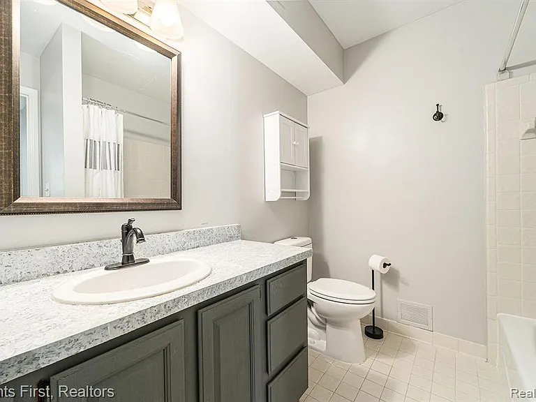 164 Pinewood Dr — Photo 10