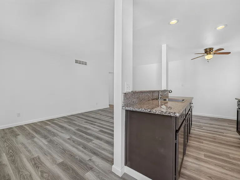 812 Carro Dr #4 — Photo 3