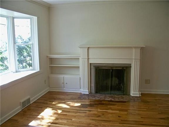 2nd image of 727 Chittenden Dr