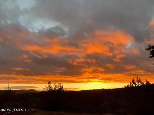 47883 N Mystic Pines Dr, Seligman, AZ 86337