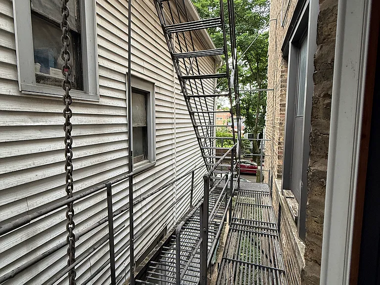 1134 W Oakdale Ave #2F — Photo 12