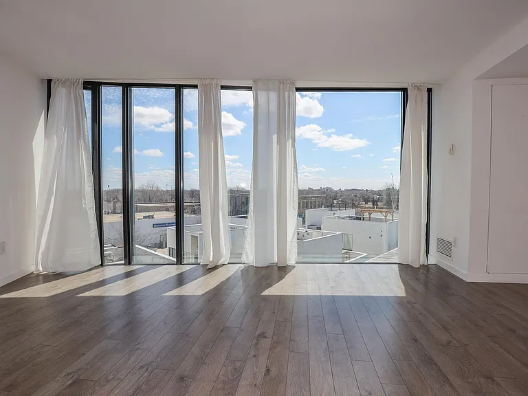 540 Waterfront Dr #207 — Photo 5