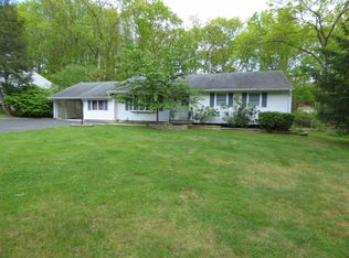 274 Wyckoff Rd, Eatontown, NJ 07724