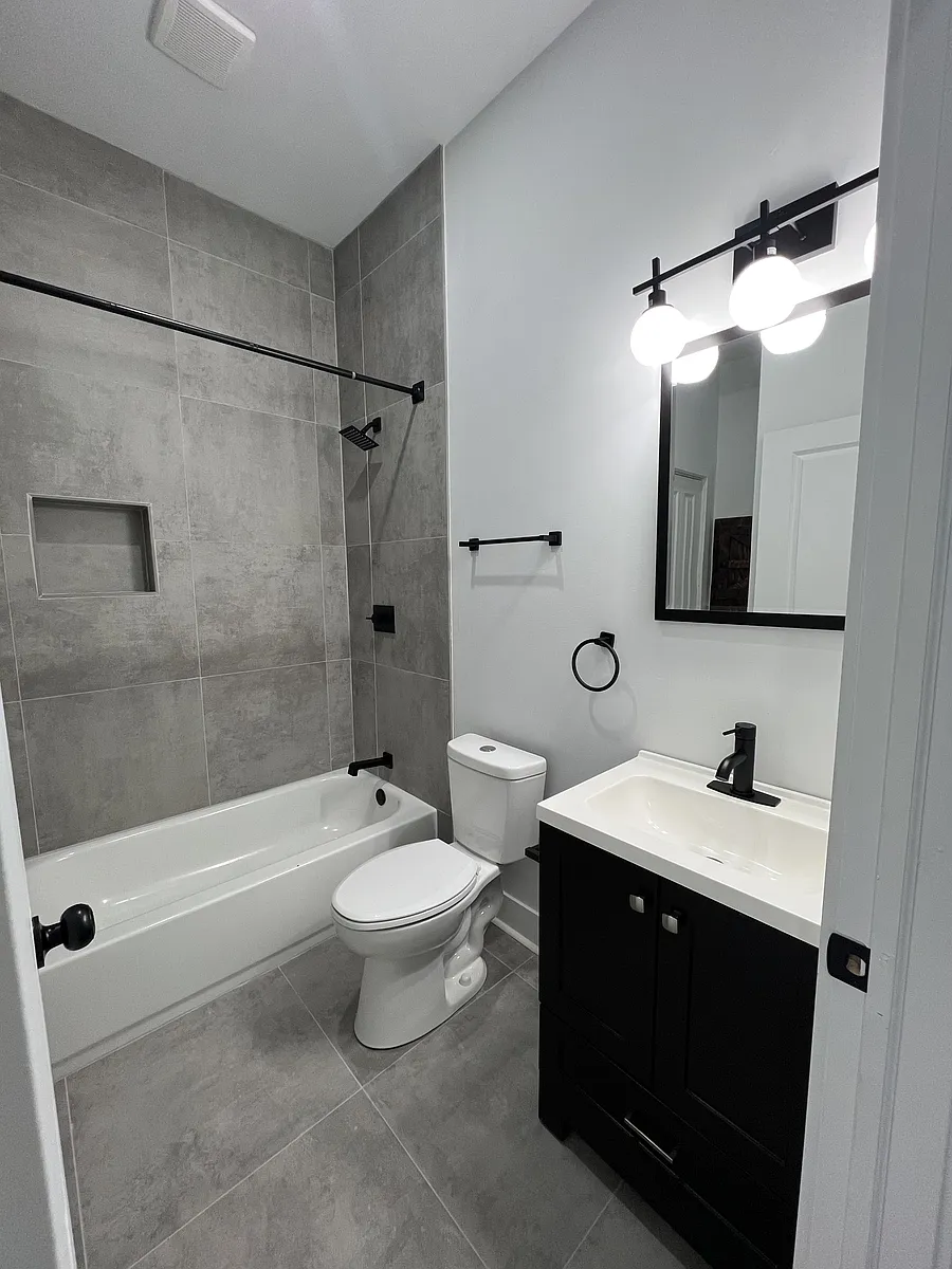 Building Photo - 736 E Chelten Ave #3