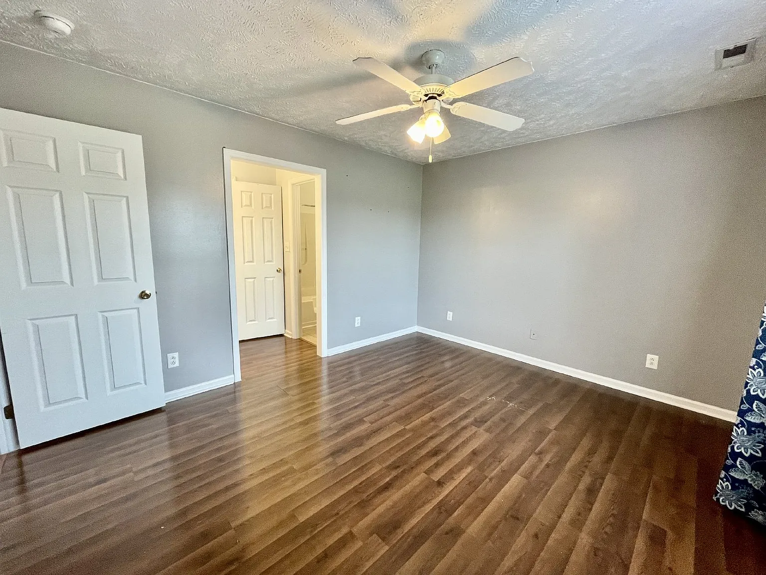 3 bed, 2.0 bath, 1100 sqft, $1,575 — Photo 4