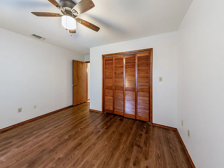 57 Woodcreek Dr — Photo 19