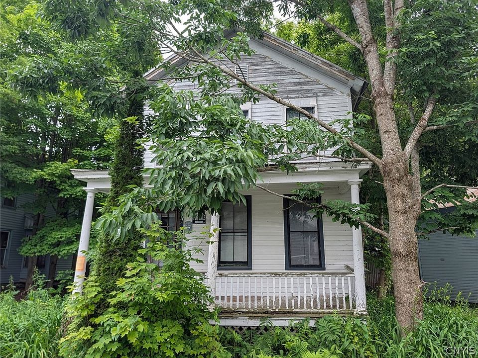 2nd image of 103 Seiter St