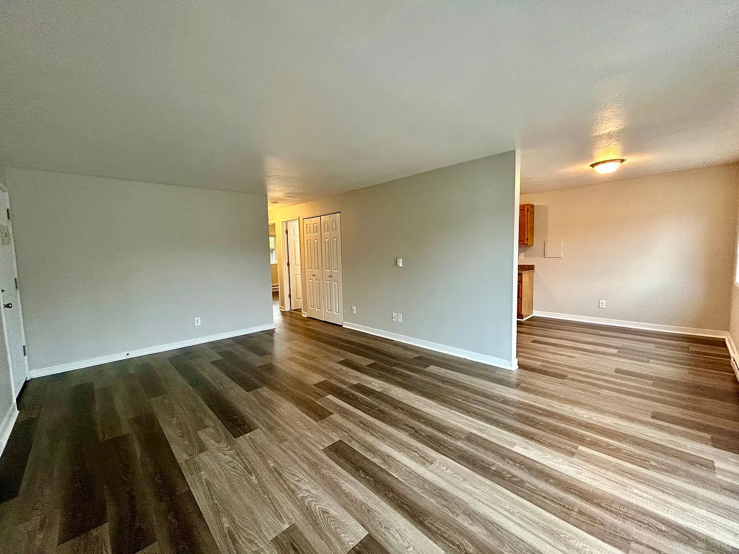23030 76th- 12 Unit — Photo 2