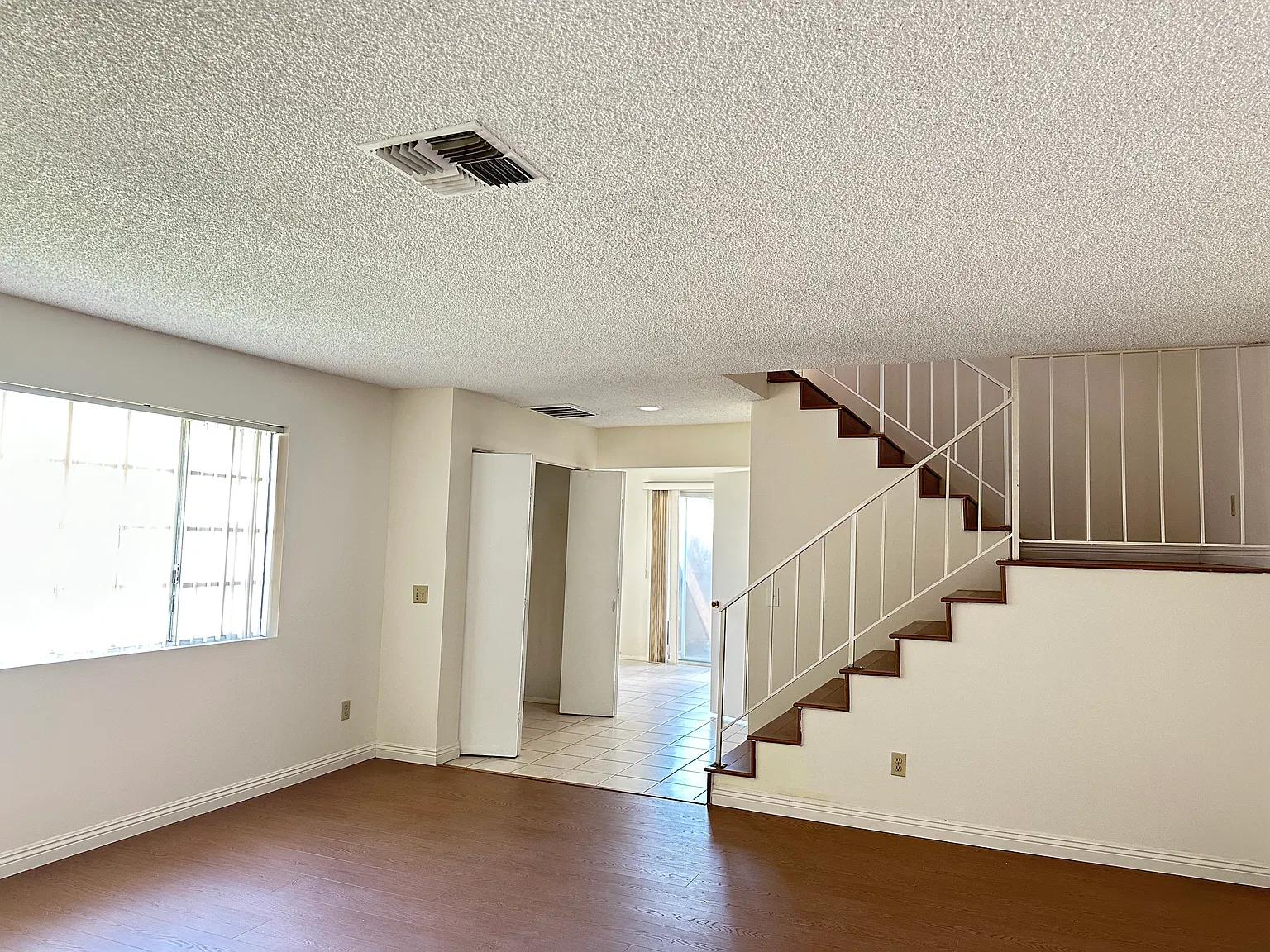 3 bed, 1400 sqft, $3,400 — Photo 1