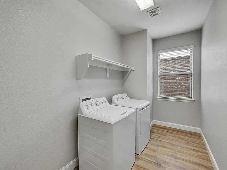 10416 Talus Dr — Photo 24