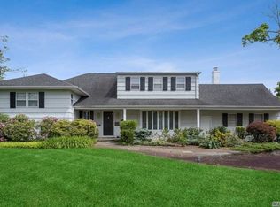 1141 Harbor Rd, Hewlett, NY 11557