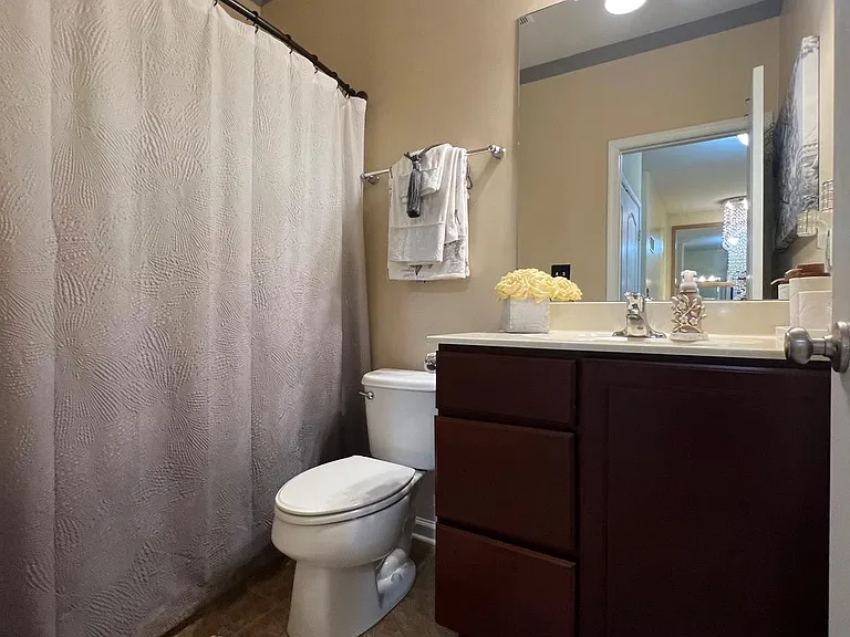 1116 S Olmsted Pkwy — Photo 37