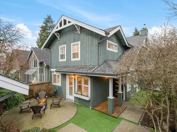 1645 Saint Andrews Ave, North Vancouver, BC V7L 4V7