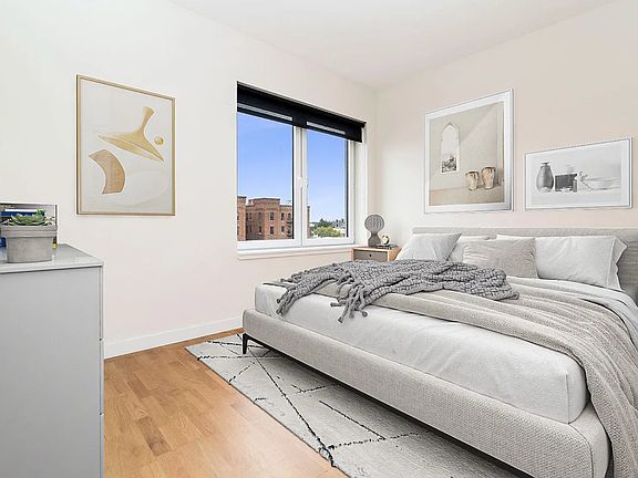 4th image of 3157 31st St APT 314