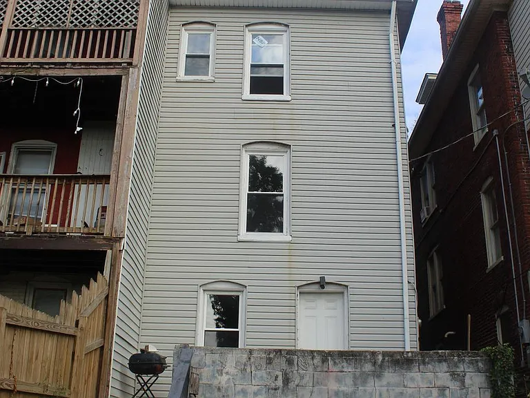 446 N Prospect St — Photo 12