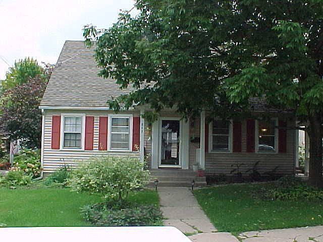 817 Walnut