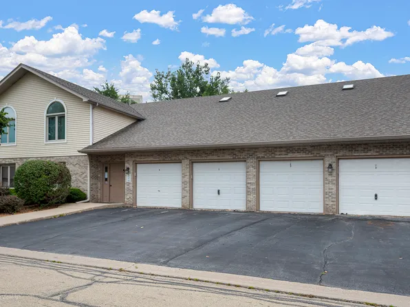 196 Saenz Ln #D, Joliet, IL 60436