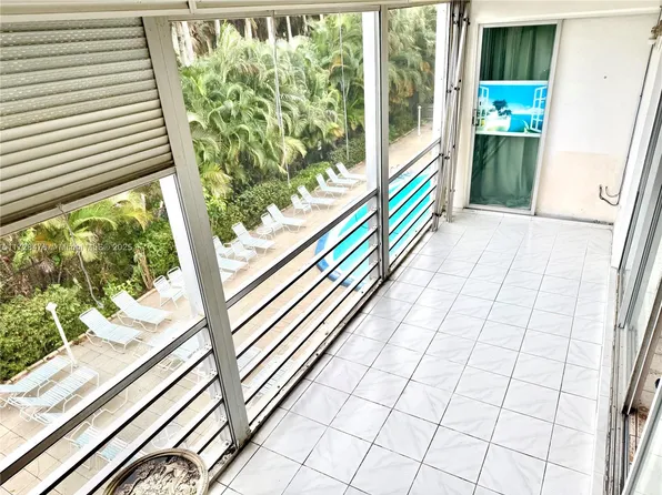 500 NE 14th Ave APT 312, Hallandale Beach, FL 33009