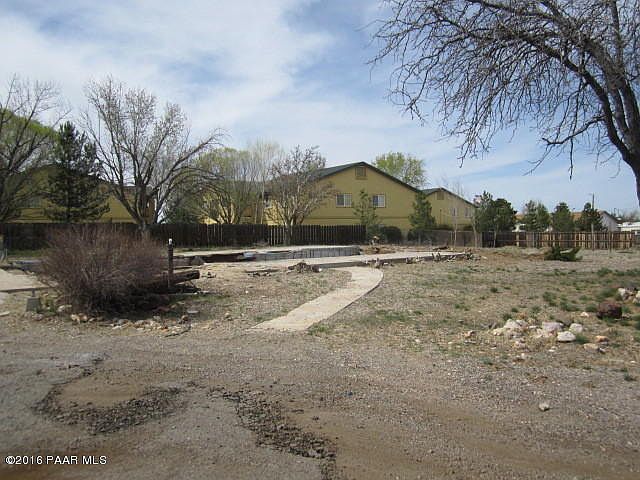 1st image of 700 E Hueco Way