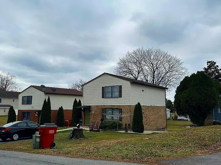 1551 Crest View Ave #2 — Photo 3