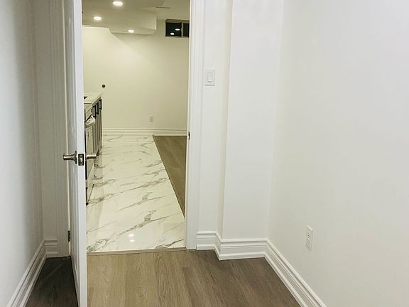 5th image of 8 Wimbledon Ct