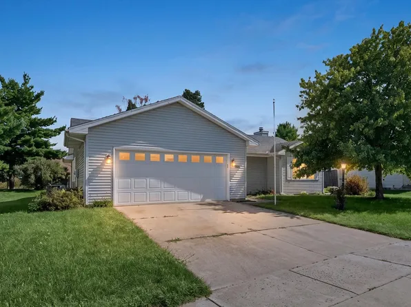 508 Wesley Ave, Savoy, IL 61874