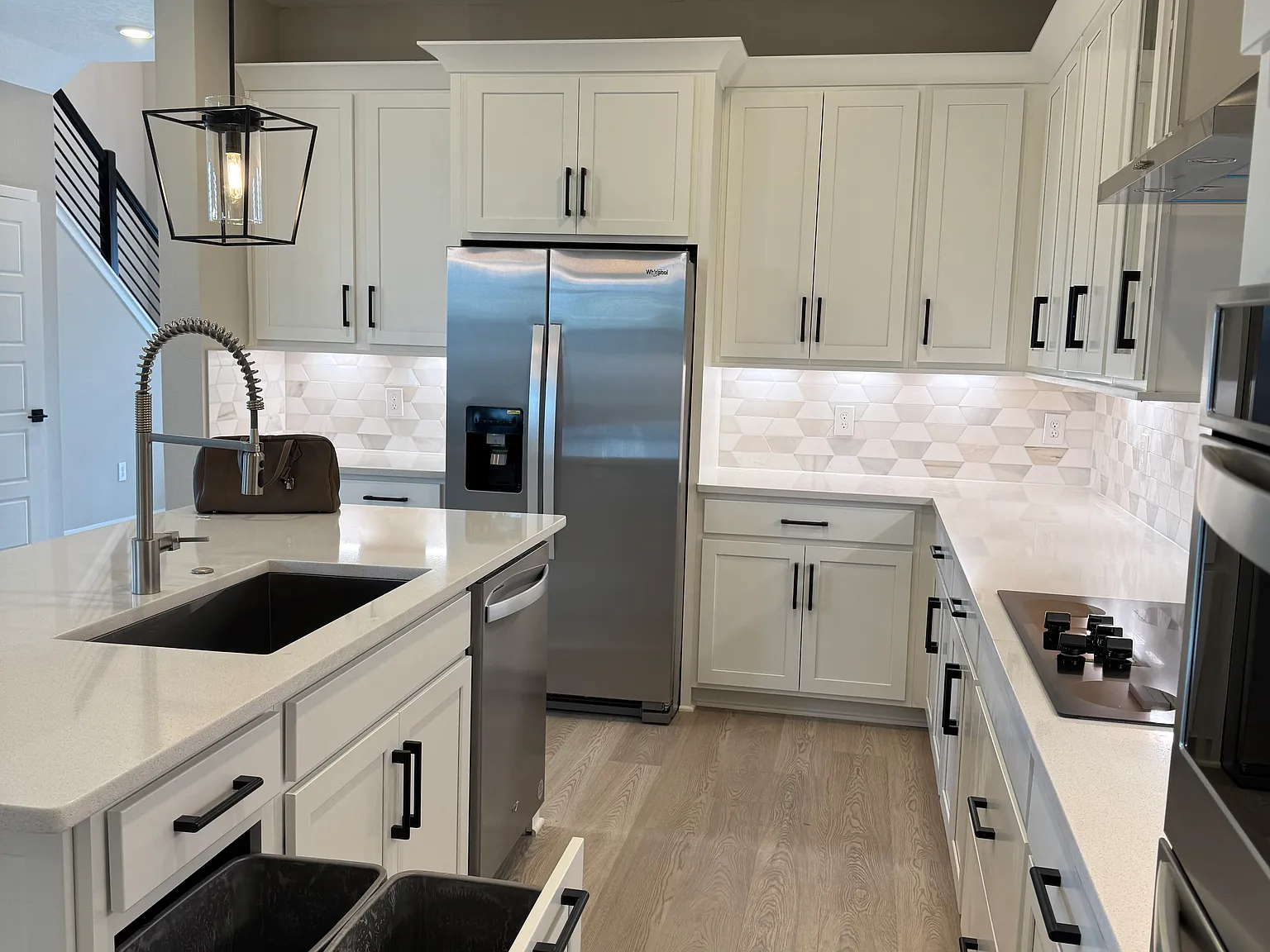 4 bed, 2424 sqft, $3,295 — Photo 2
