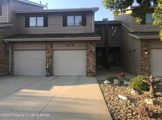 676 21st St W, Dickinson, ND 58601