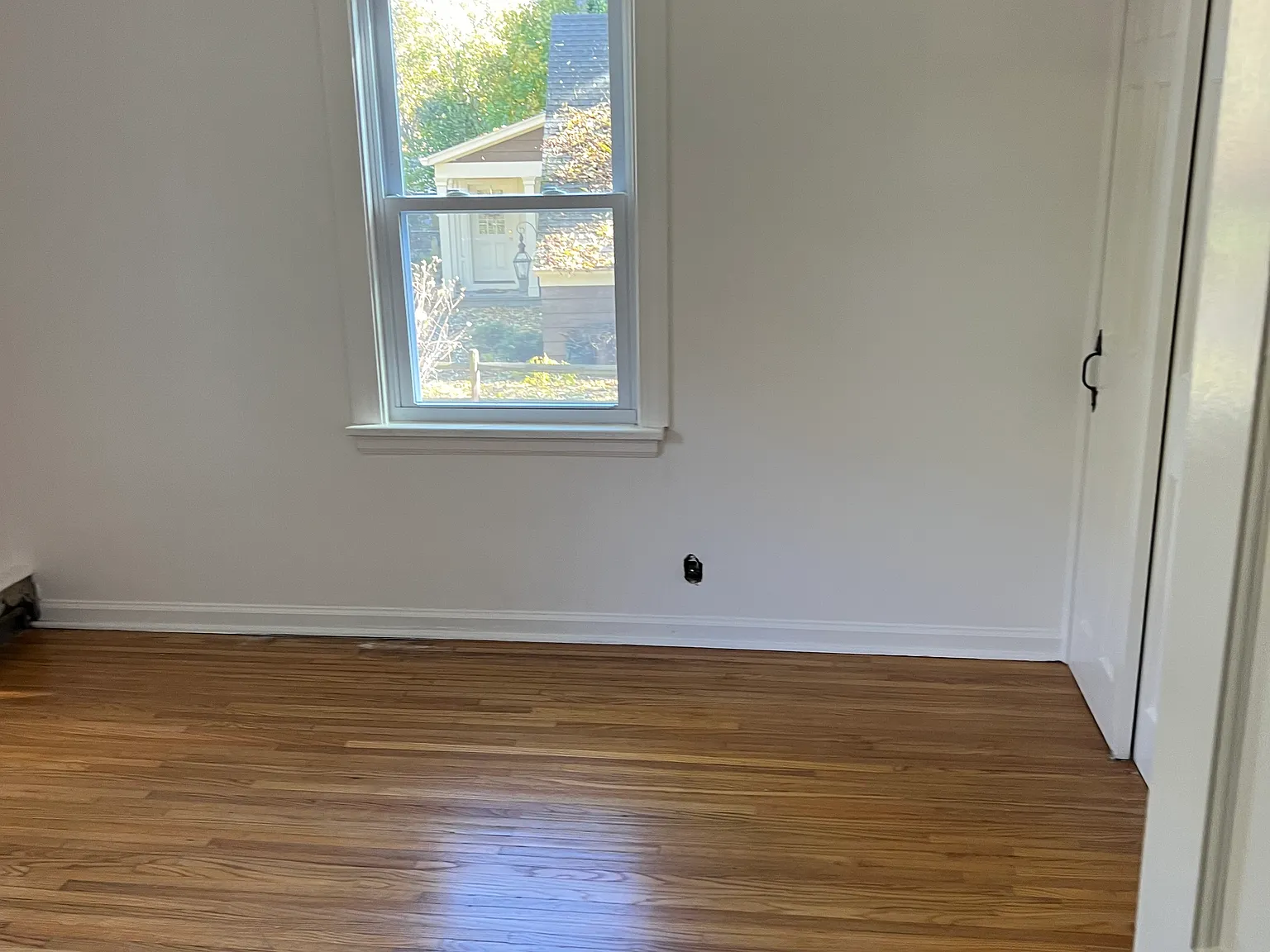 4 bed, 2700 sqft, $3,300 — Photo 2