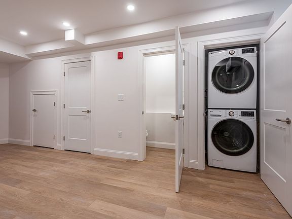 3rd image of 43 Bowdoin St Floor 1