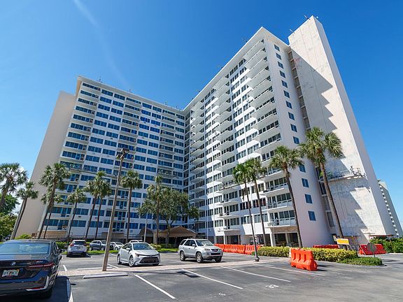 3rd image of 3233 NE 34th Street #905