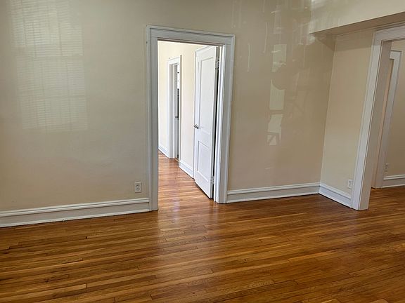 3rd image of 2826 W Grace St APT 1