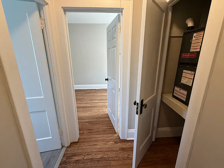 Bosworth Apartments — Photo 4