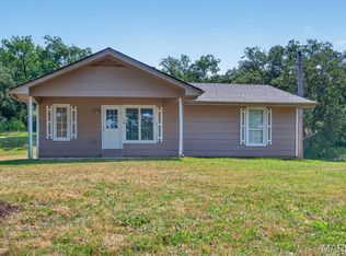 230 Hammett Rd, Winfield, MO 63389