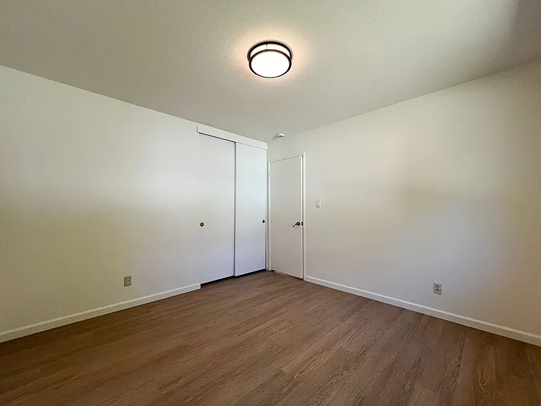 34 Queens Ct — Photo 22