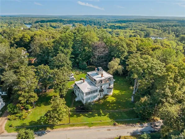 7 Nichols Ln #2, Hope Valley, RI 02832