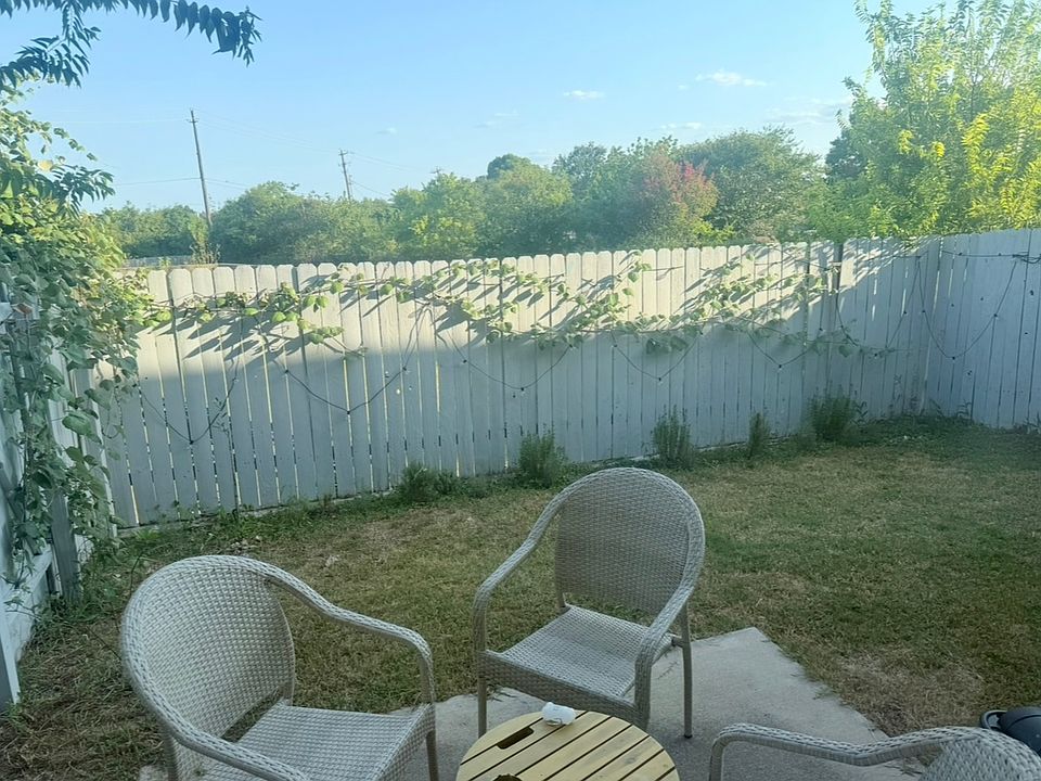 1st image of 1101 E Parmer Ln APT 314