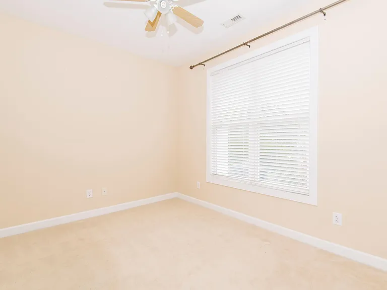 1103 Willowgrass Ln — Photo 8