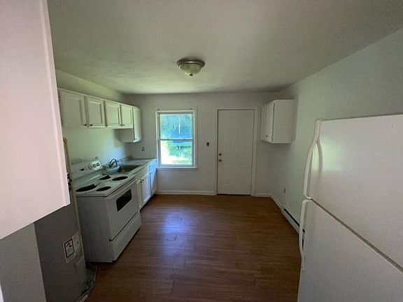 2nd image of 50 Carver Cir #48