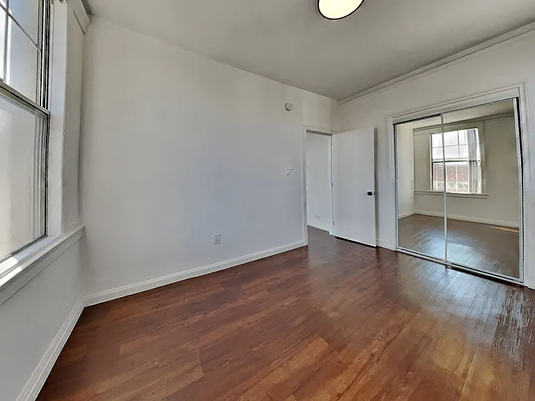 Wilshire Royale — Photo 12