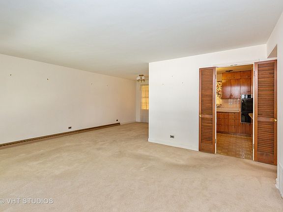 5th image of 103 S Elmwood Ave