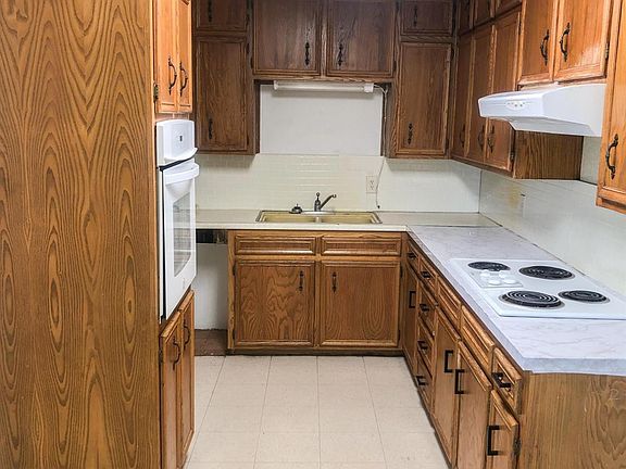 5th image of 207 E Hallie Ave