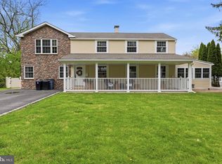 2197 Lantern Ln, Lafayette Hill, PA 19444