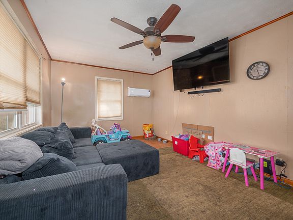 2nd image of 150 Christie Cir
