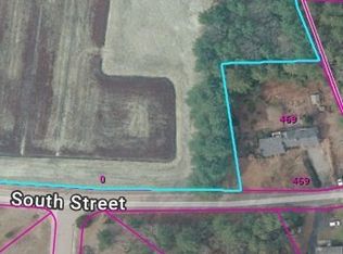 467 South St, Hanson, MA 02341