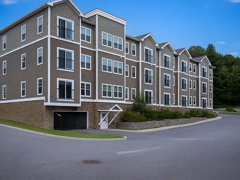 Gardenside Commons — Photo 3