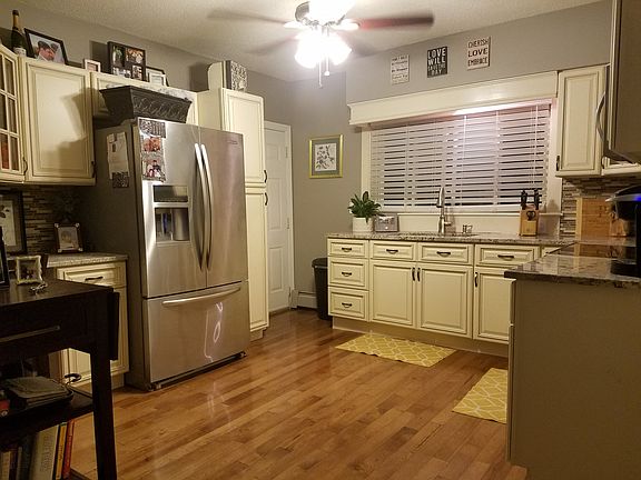 4th image of 210 Simmonsville Ave #2