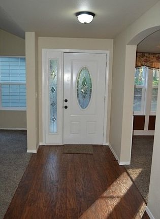 3rd image of 50 E Country Club Dr N