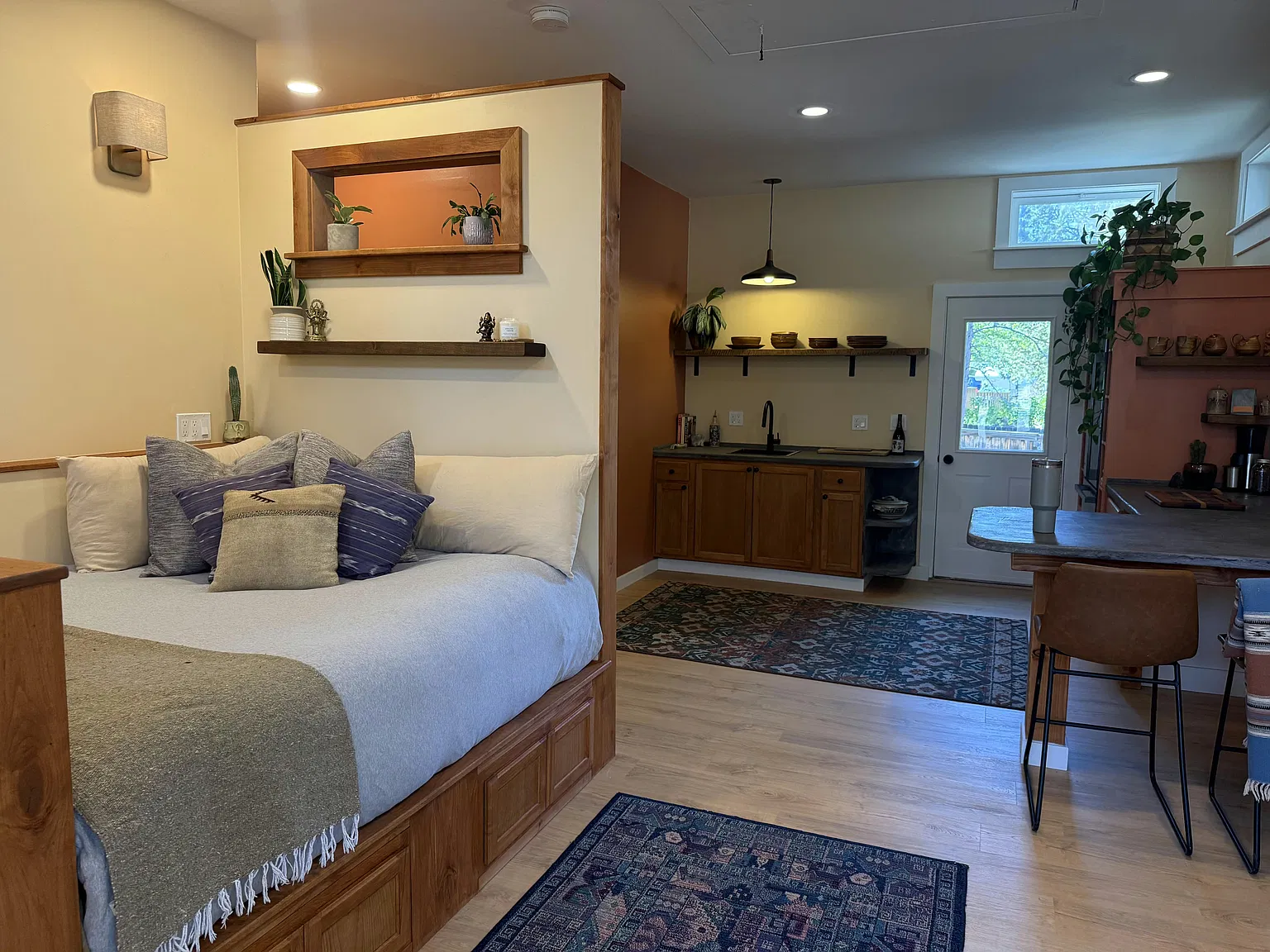 Studio, 450 sqft, $1,500 — Photo 1