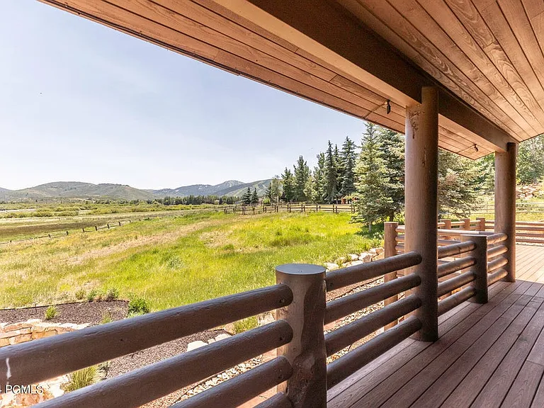 2600 Meadows Dr — Photo 18